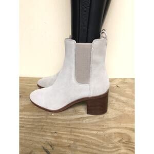 New Banana Republic Boots 9 Suede Taupe Chelsea Shoes Ankle Pull On